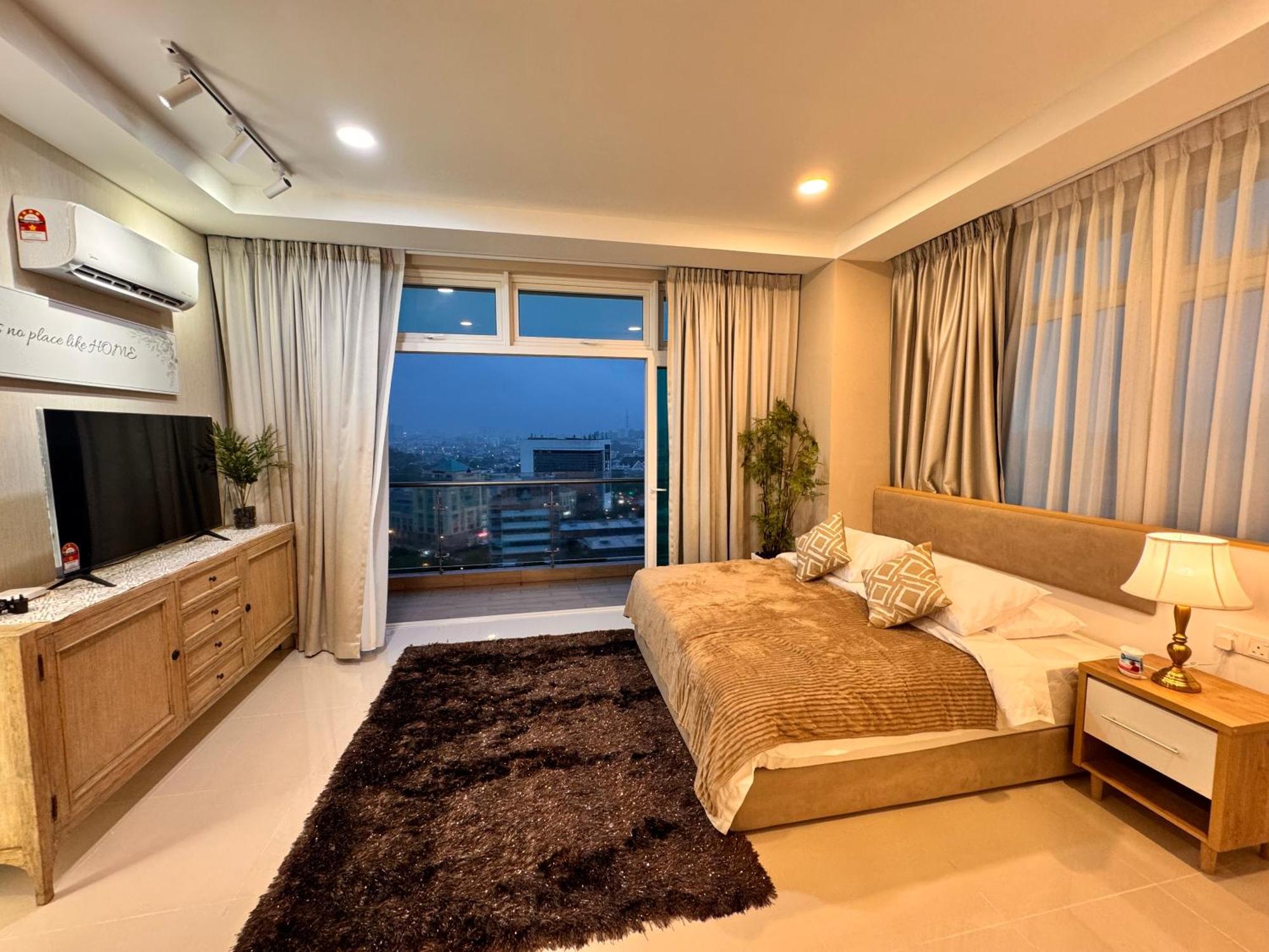 Riverine Kuching Luxury 4Pax With Balcony Facing Waterfront View Luaran gambar