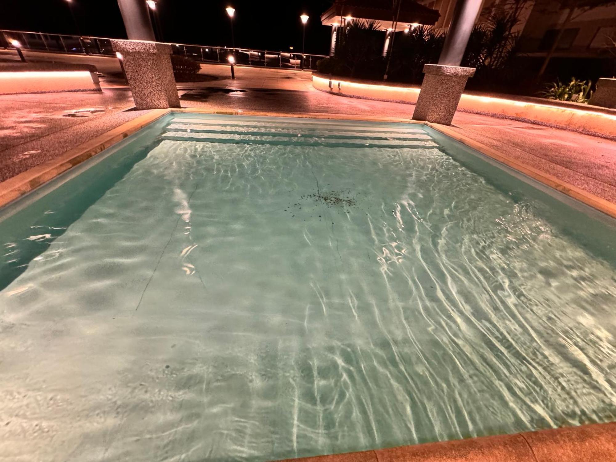 Riverine Kuching Luxury 4Pax With Balcony Facing Waterfront View Luaran gambar