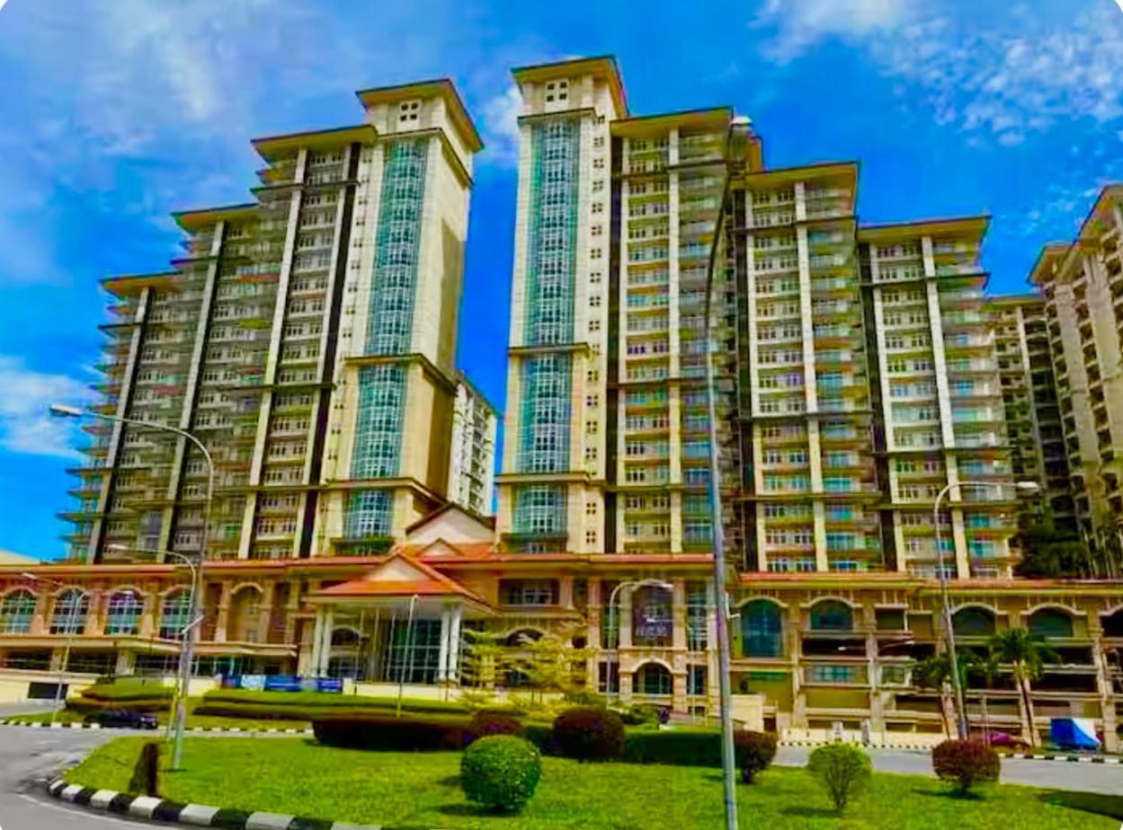 Riverine Kuching Luxury 4Pax With Balcony Facing Waterfront View Luaran gambar
